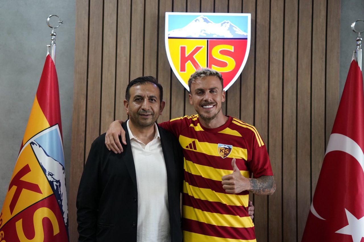 Konyaspor 4 futbolcuyu kadrosuna kattı