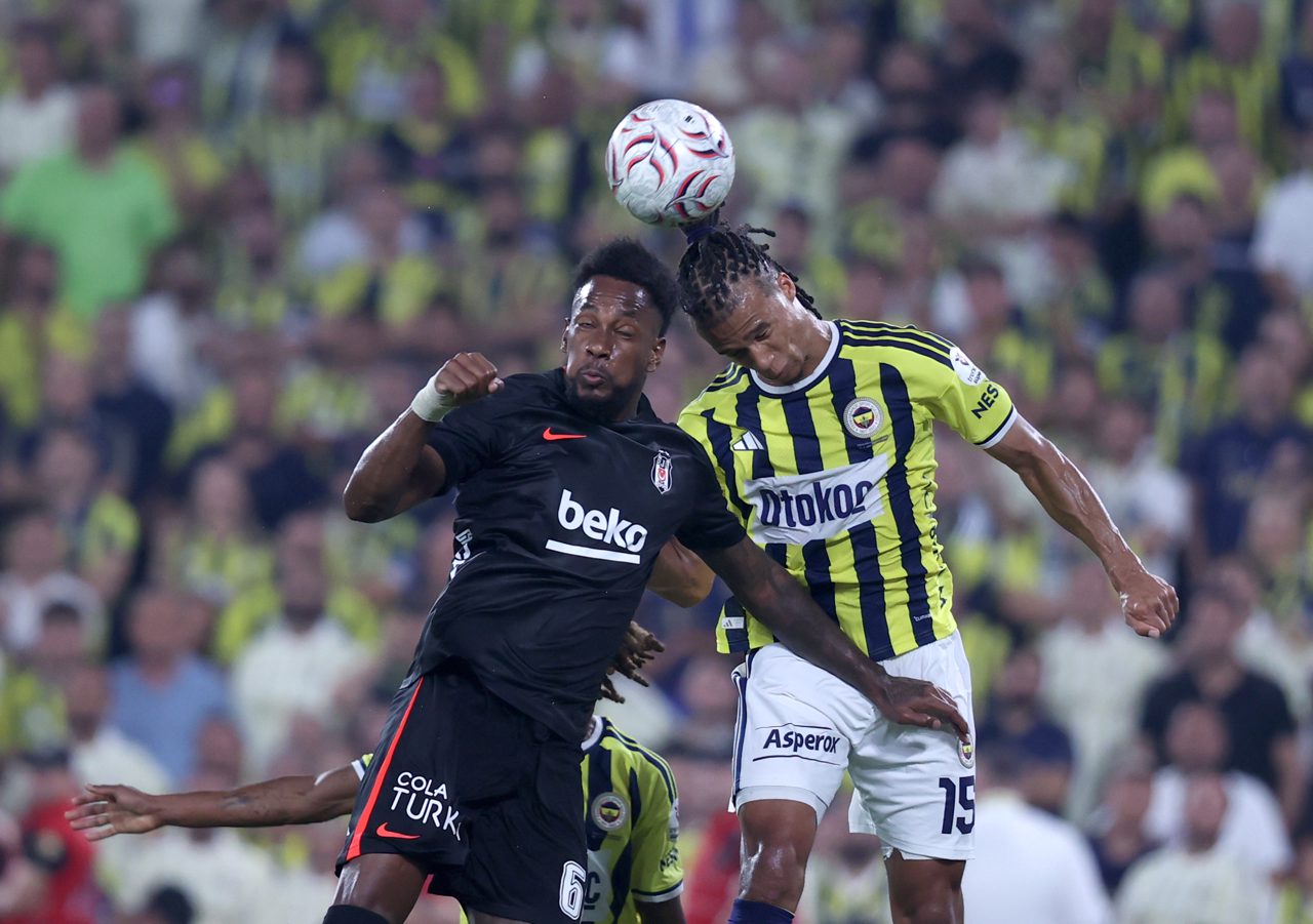 Süper Lig'in 4. haftasındaki derbide Beşiktaş, Fenerbahçe'yi 2-1 yendi.