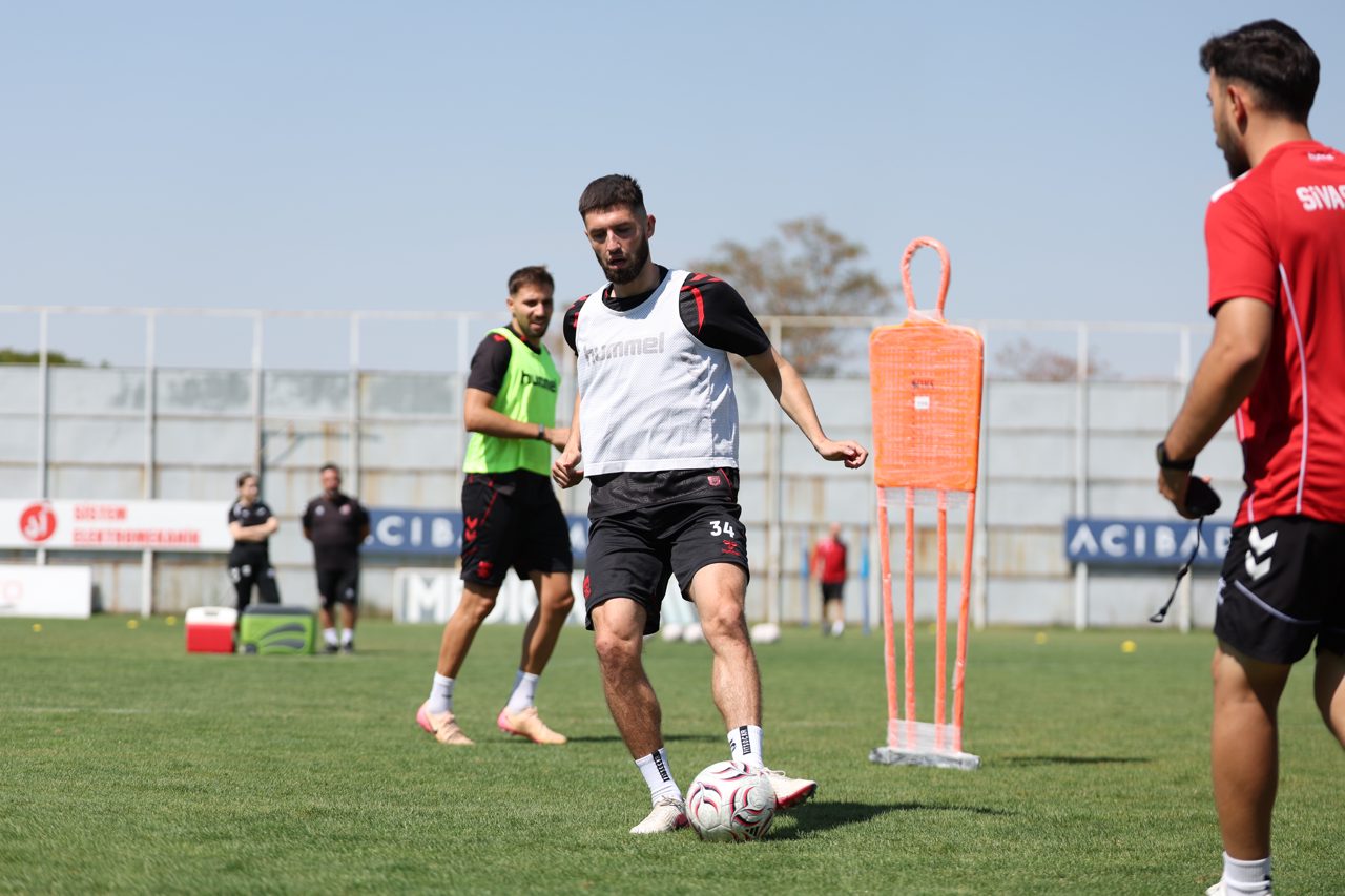 Sivasspor, Ankara Keçiörengücü maçının hazırlıklarını sürdürdü
